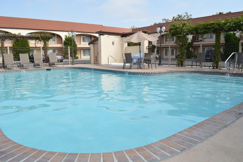 Laurel Inn & Conference Center Salinas Exterior photo